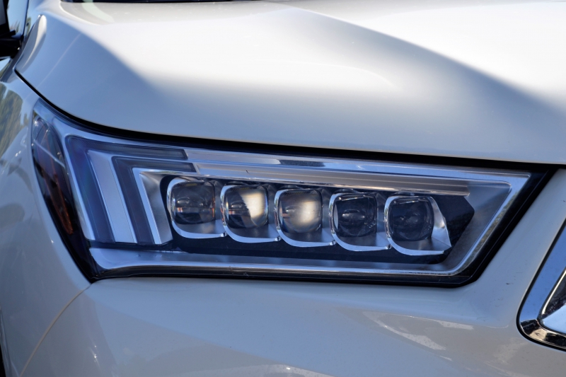 automobile-PIERREFEU-min_acura-headlamp-2834131